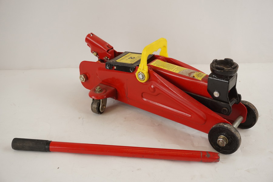 Domkraft, 2 ton, röd. B301
