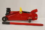 Domkraft, 2 ton, röd. B301