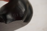 Kvinna, Afrikansk figur i gips, svart. G8