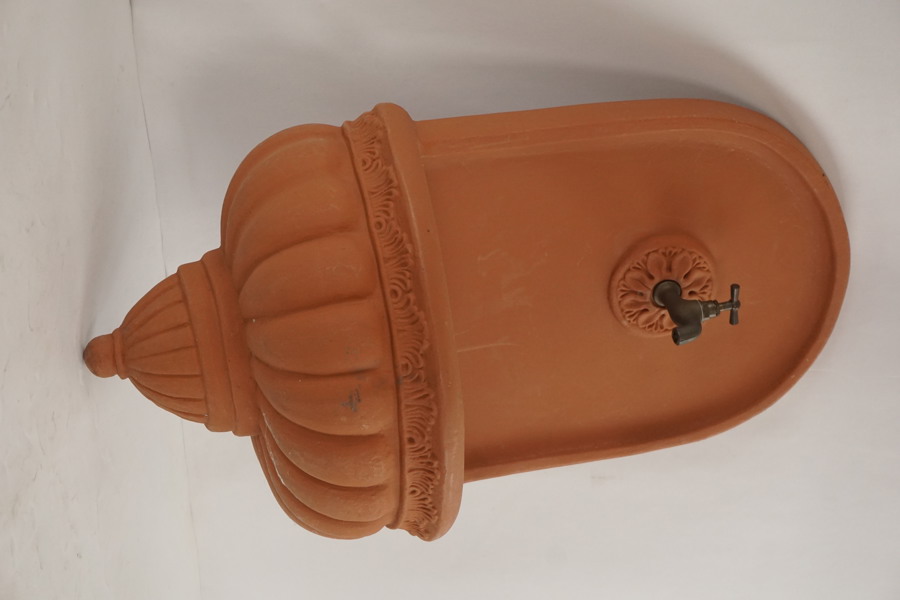 Farmet Väggfontän för utomhusbruk, plast. B24