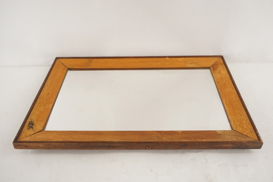 Spegel med träram 52x35cm. M4