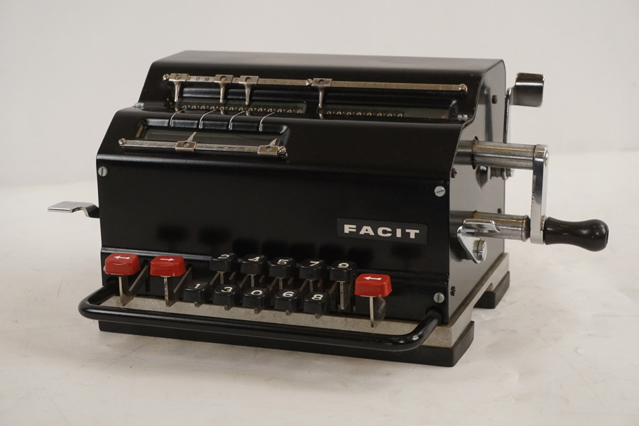 Facit Räknemaskin. C10/