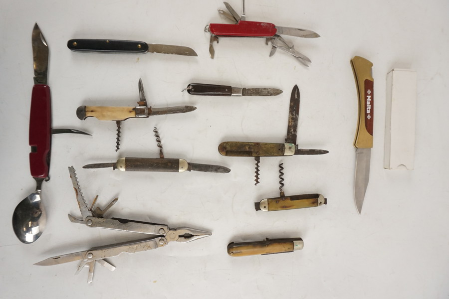 Vintage multiknivar, Italiensk Fällkniv Malta mm. A251/