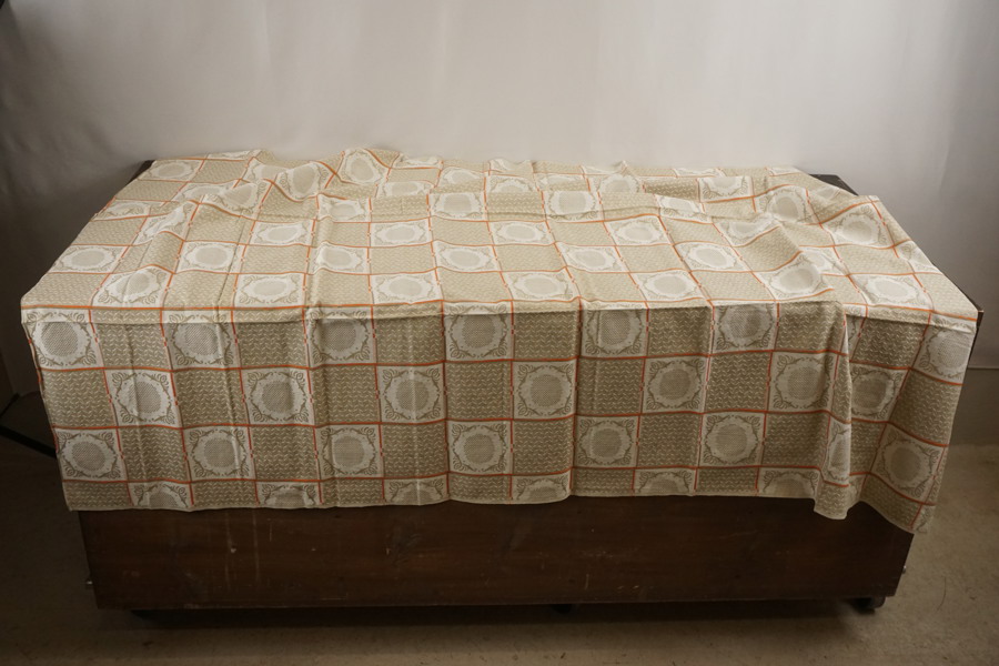 Bordsduk 190x120cm orange, bege mm.. A26