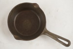 Lite stekpanna i gjutjärn Ø14,5cm. C8 