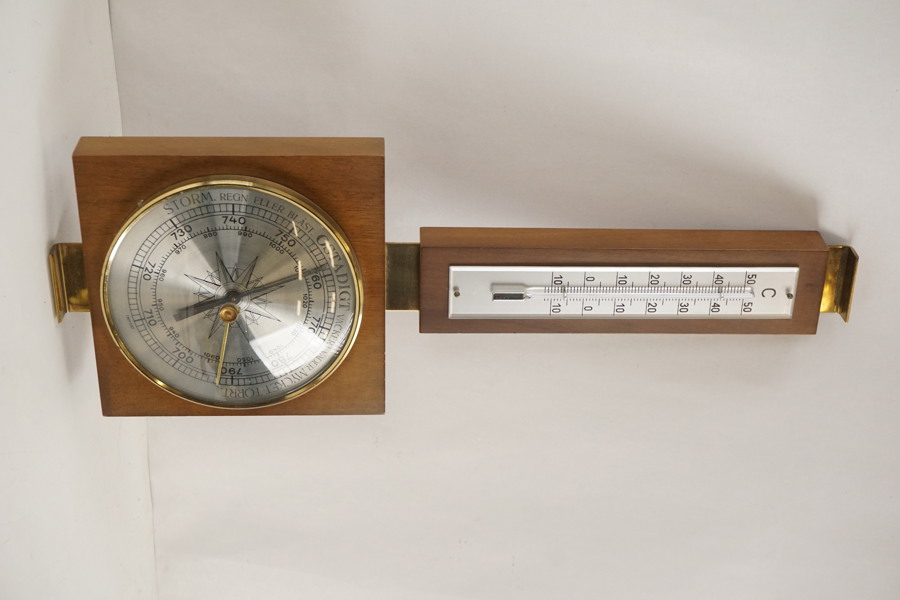 Vintage vägbarometer. M7