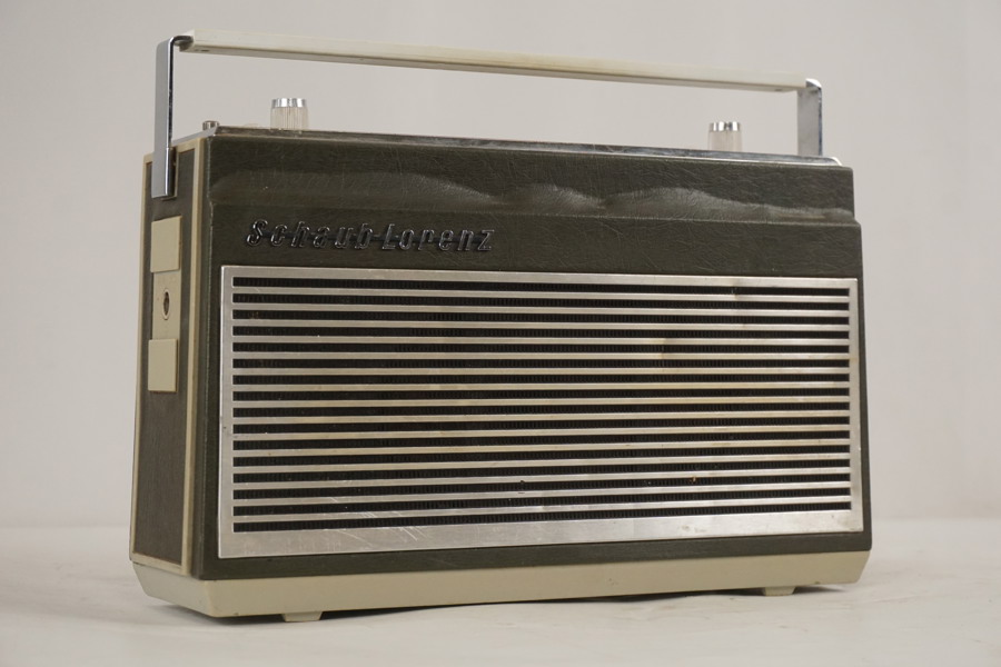 Schaub Lorenz vintage radio Touring 70. D10