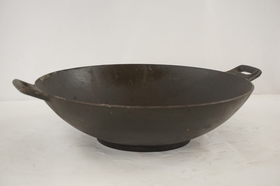 Wokpanna i gjutjärn Ø37cm. C21