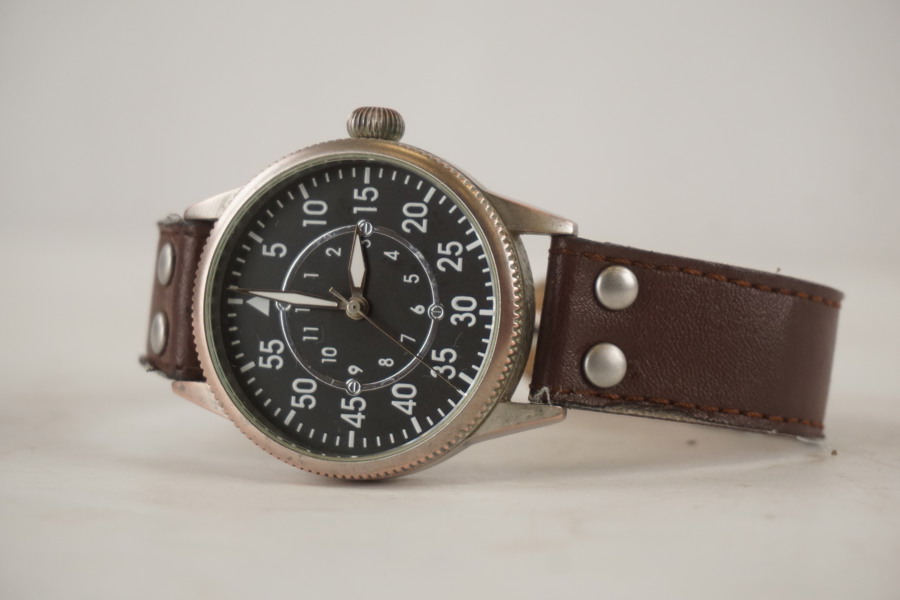 Armbandsur, manuell uppdragning. A146
