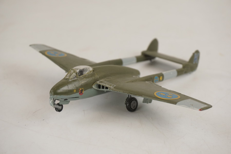 J28B De Havilland Vampire F4, modellflygplan. G15/