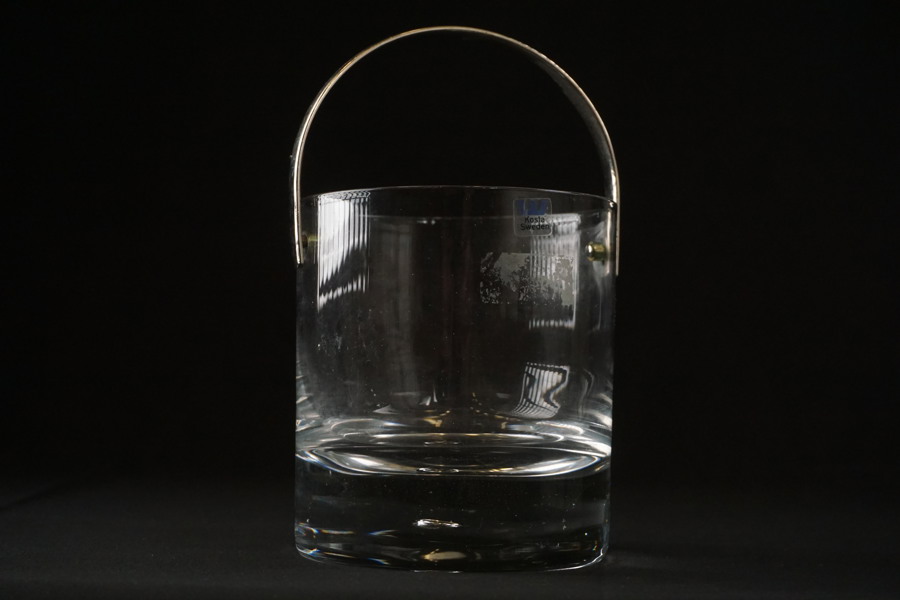 Kosta Boda, ishink i glas. G58