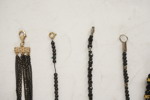 Halsband & armband med svarta pärlor. A234