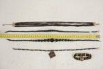 Halsband & armband med svarta pärlor. A234