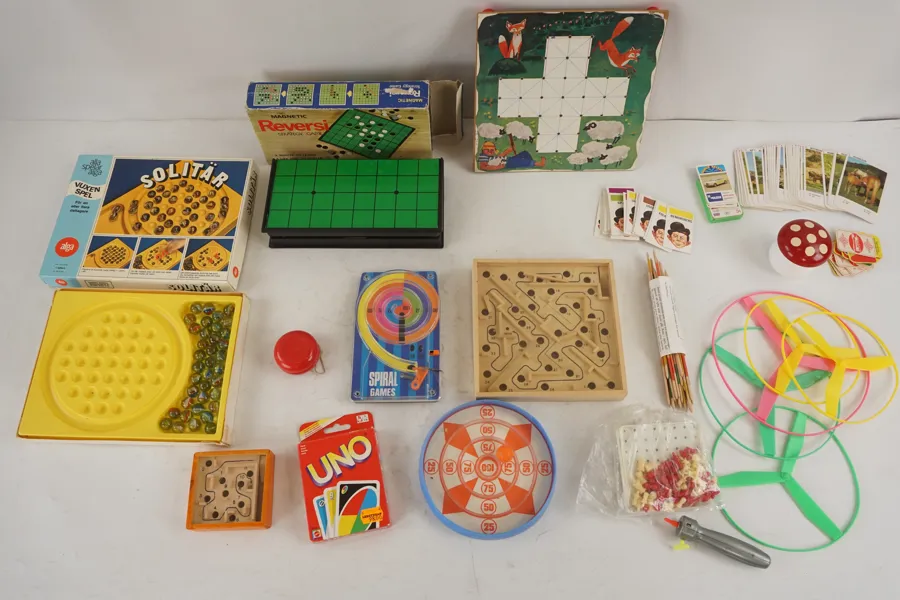 Spel, Uno, Solitär mm. BC198/