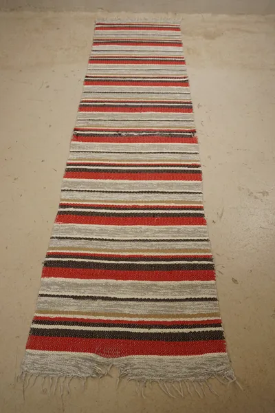 Plastmatta 240x60cm, Vit, röd mm. B289/