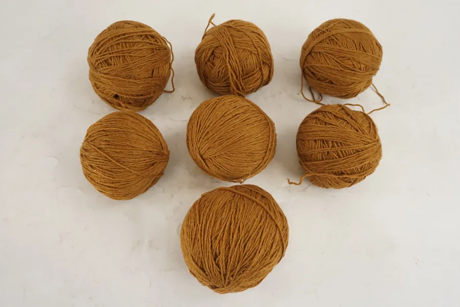 Garnnystan, brun, 600g. A117/