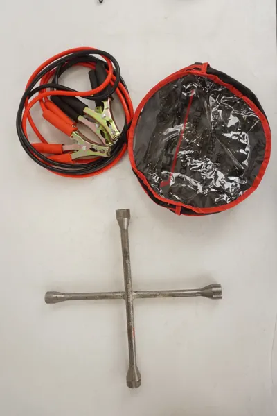Färlgkors och Durapro hjälpstart kabel. A66
