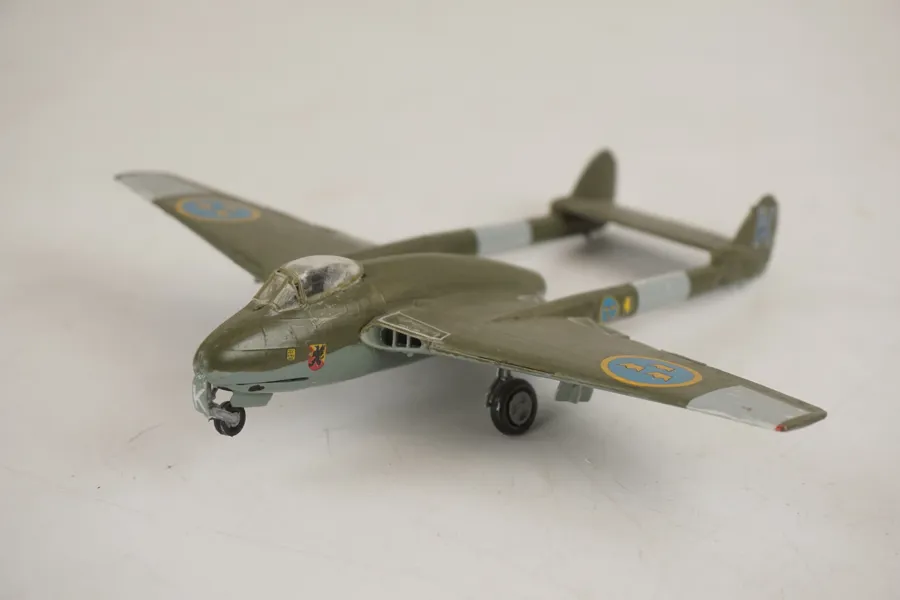 J28B De Havilland Vampire F4, modellflygplan. G15/