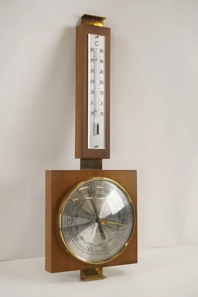 Vintage vägbarometer. M7/