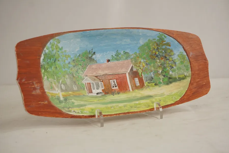 Röd stuga målat tråg 29,5x12,5. M7