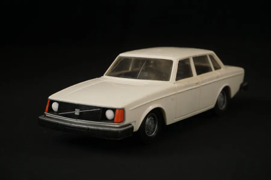 Volvo 244 DL Plastmodell. A18