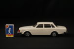 Volvo 244 DL Plastmodell. A18