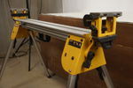 Dewalt gerningssåg och arbetsbänk. B104