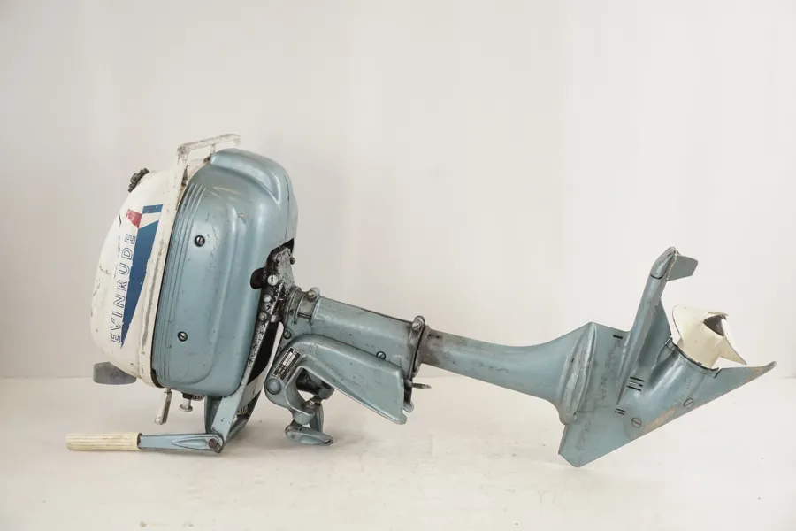 Evinrude båtmotor. B128