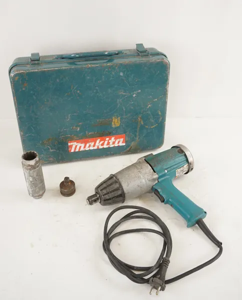 Makita 6906 Mutterdragare. D179