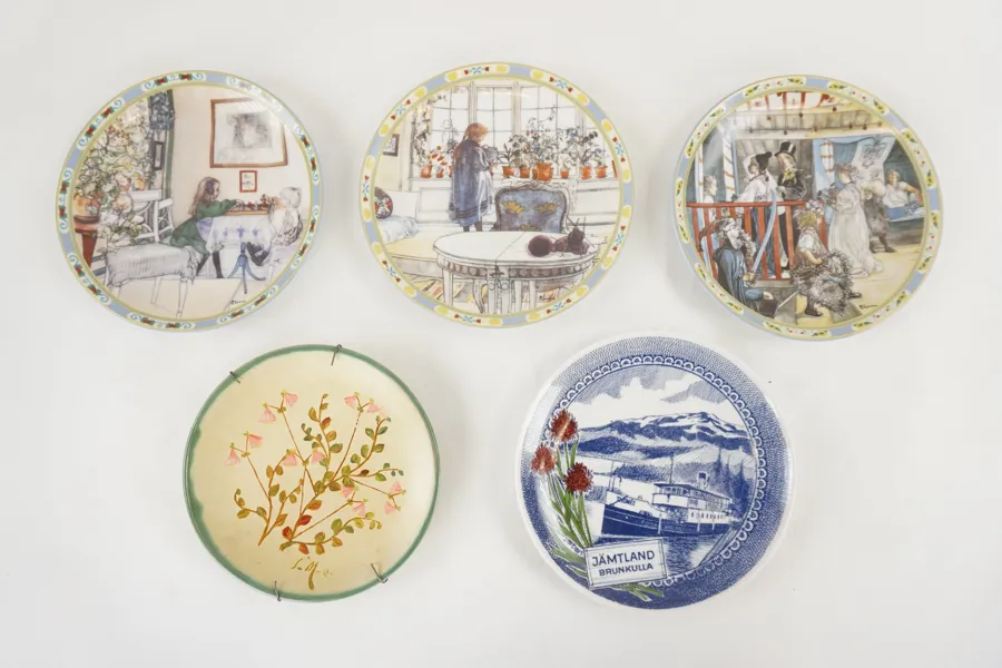 Guld kroken Barnen kring Carl Larsson tallrikar mm. G105