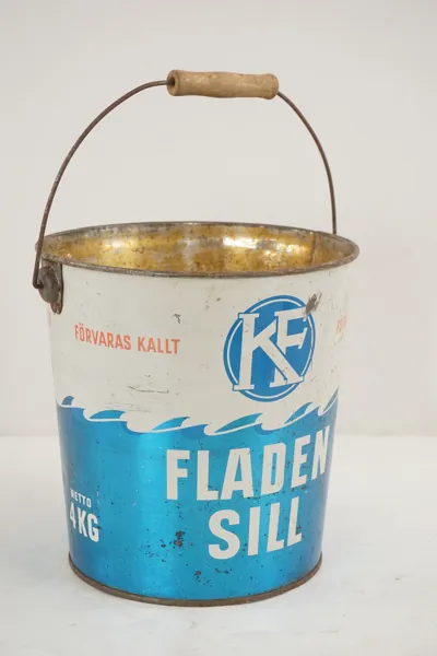 KF Fladen Sill plåthink. C7/
