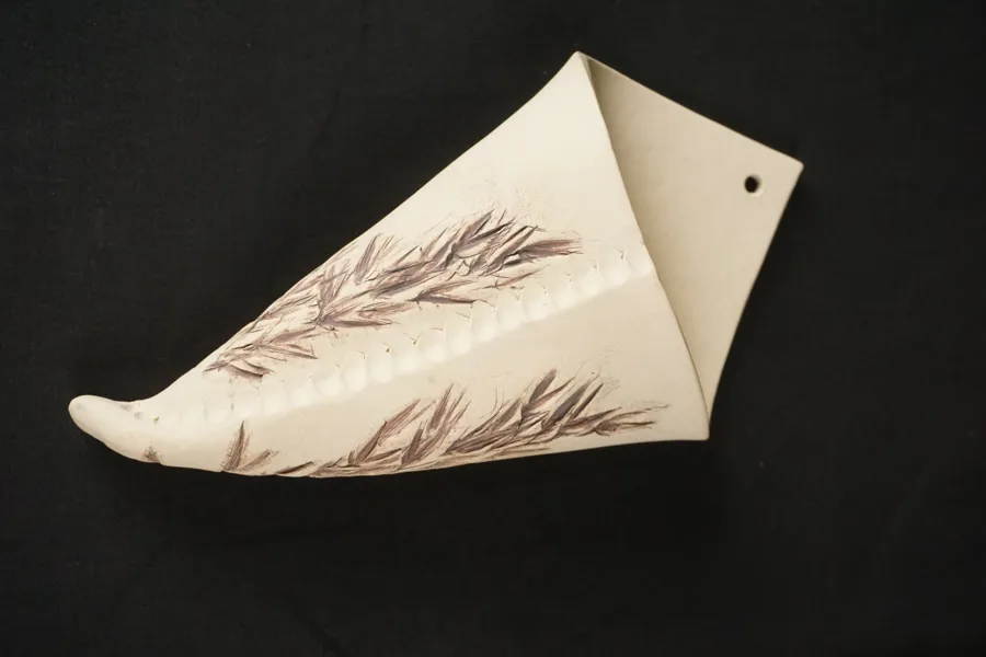 Margaretas Keramik, form med hand dekorationer. G57/