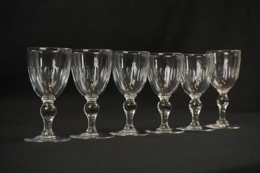 6st likörglas. G44/