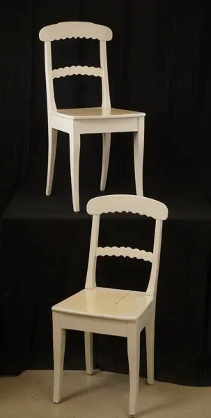 2st vita köksstolar. B71/