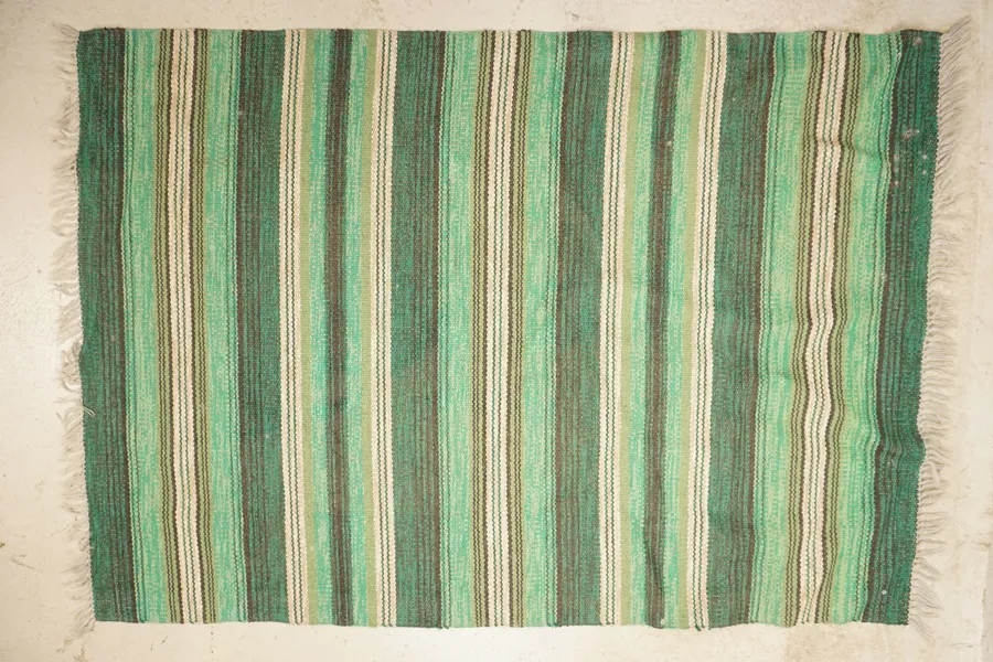 Randig trasmatta grön mm 114x160. B114/