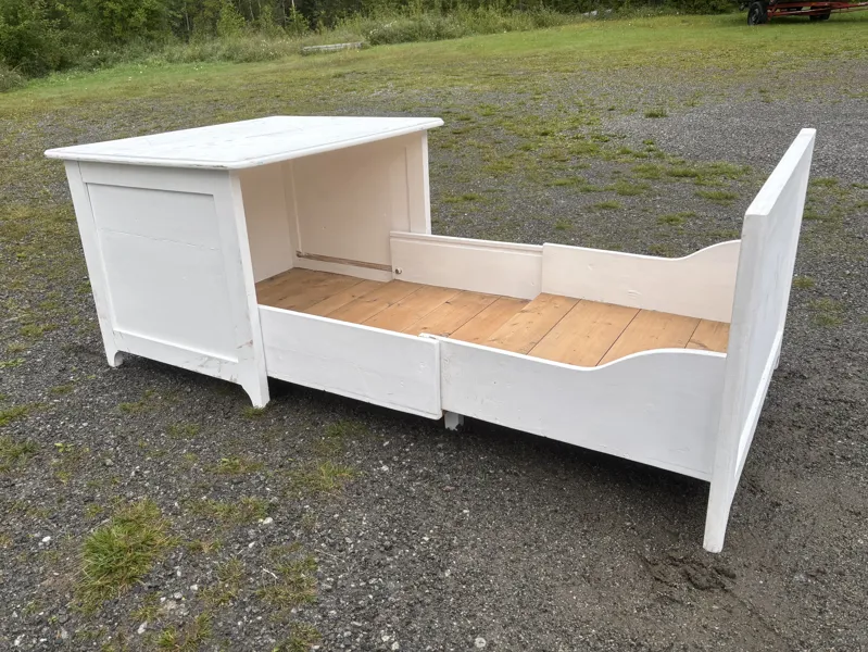 Sängbord Allmoge B240