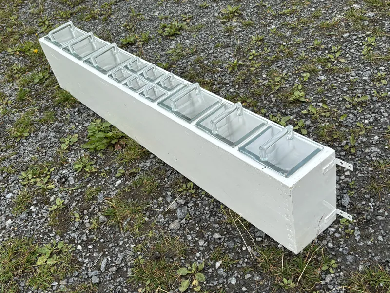 Kryddhylla med mjölskeppor B251