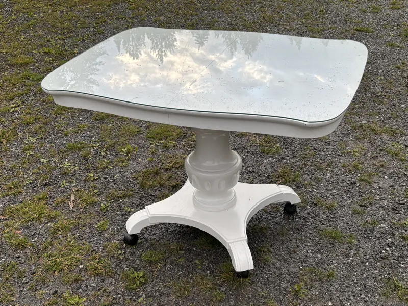 Pelarbord höjbart med glasskiva på hjul. B233/