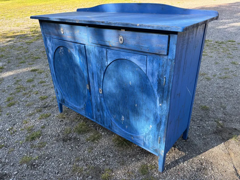 Blåmålat skåp B256/