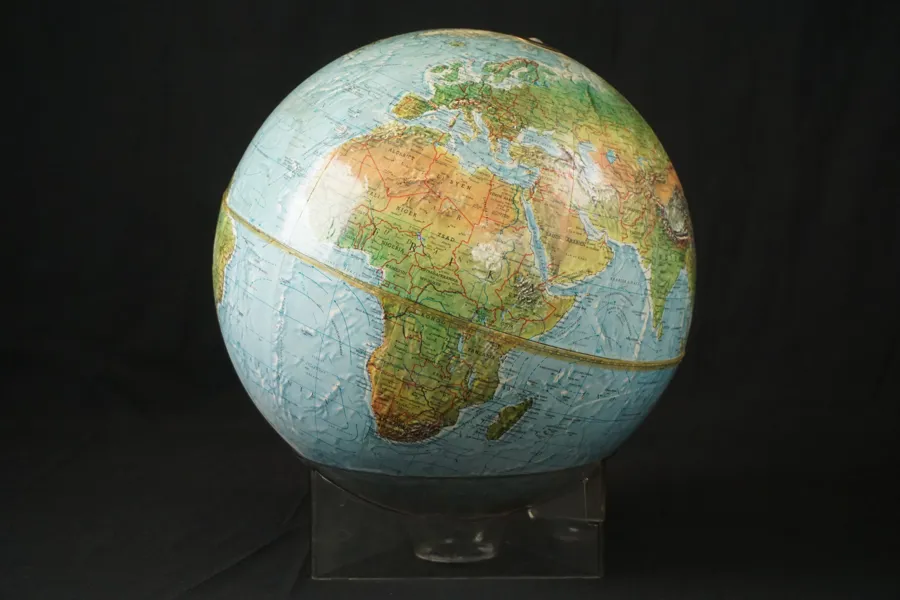 Scan Globe Jordglob 1958-1960. M13