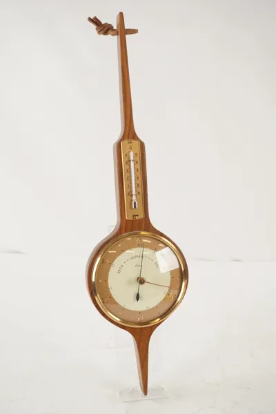 Barometer trä. A55