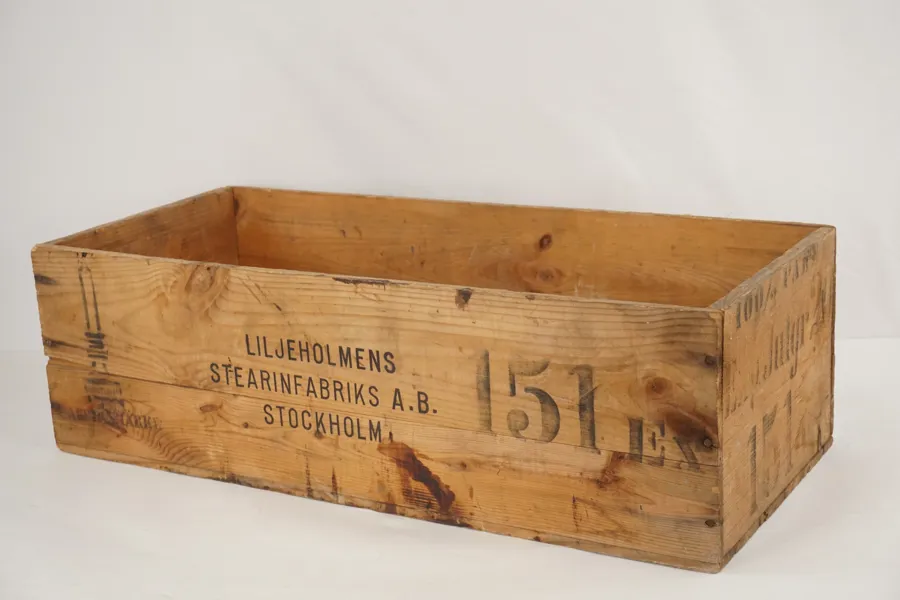 Liljeholmens stearinfabriks Fraklåda. B53
