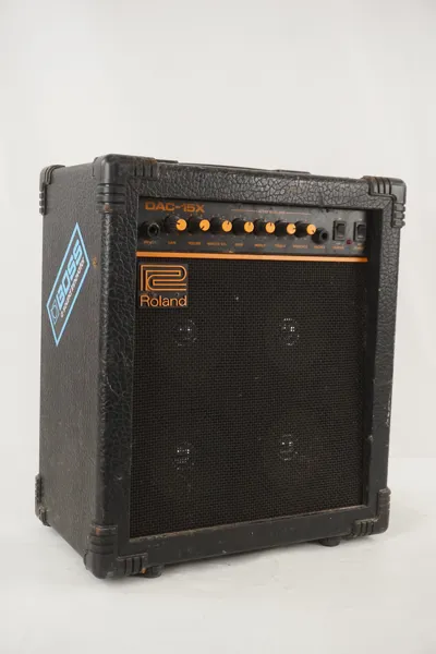 Defekt Roland DAC-15X förstärkare. D7