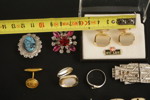 Broscher & manschettknappar. A233/