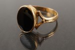 Guldring med planslipad onyx 18k 5,8g. A39/
