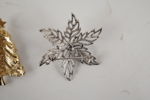 Bladformad brosch mm. A152