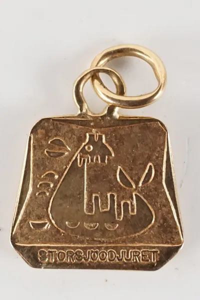 Storsjöodjuret medaljong i guld. A159