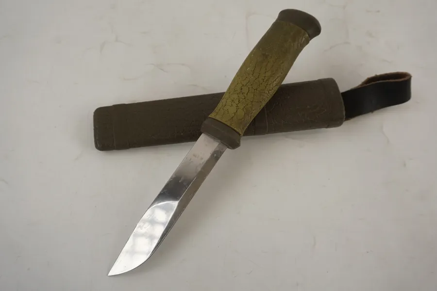 Mora 2000 jaktkniv. A110