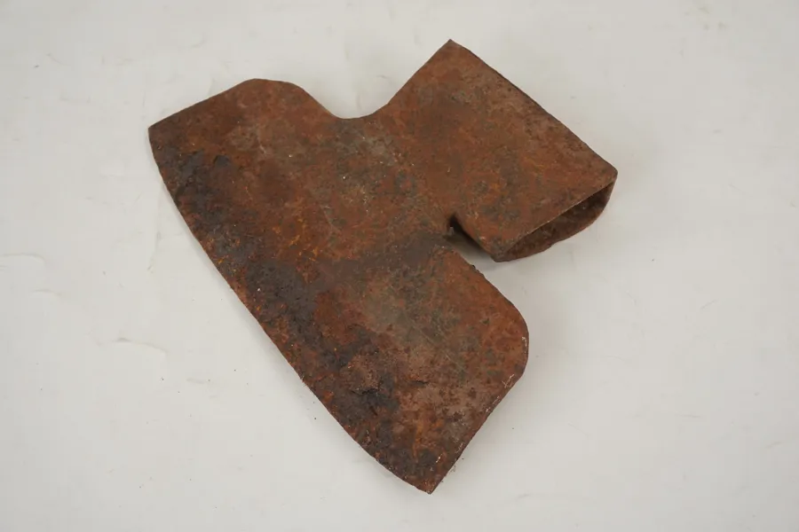 Yxhuvud / Bila. C18