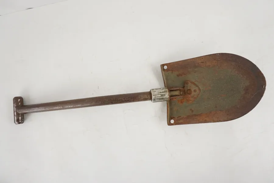 Metallspade. B214